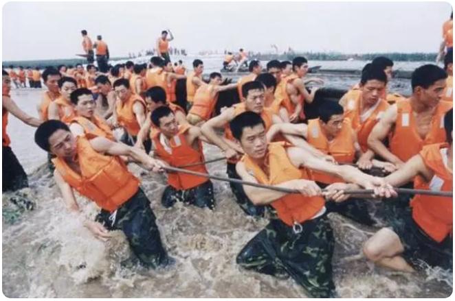 98年抗洪，中央決定最后關(guān)頭炸堤分洪，朱镕基：等等，我再加句話