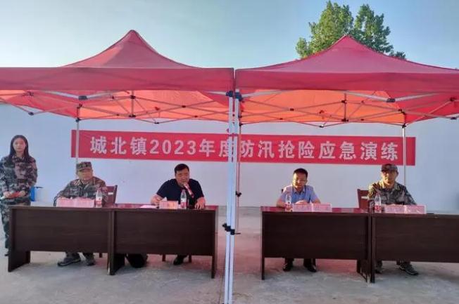 “汛”速行動(dòng),以練筑防!金安區(qū)城北鎮(zhèn)開展防汛搶險(xiǎn)應(yīng)急演練